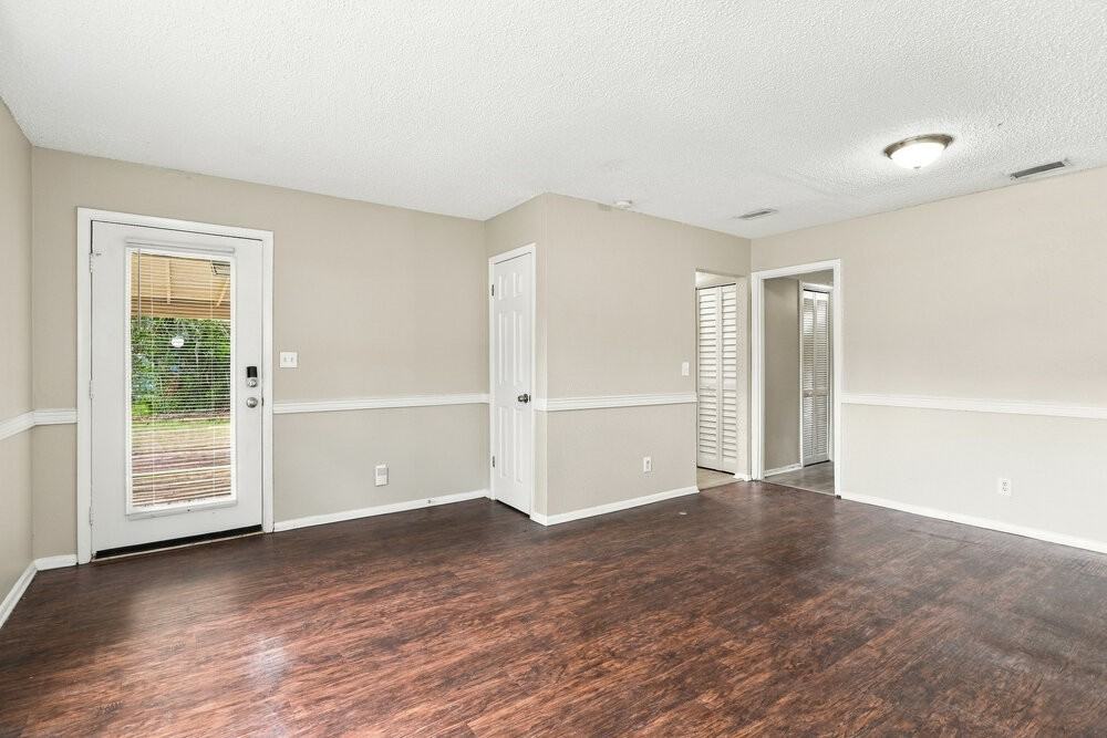 7269 Eudine Dr N - Photo 6 of 16
