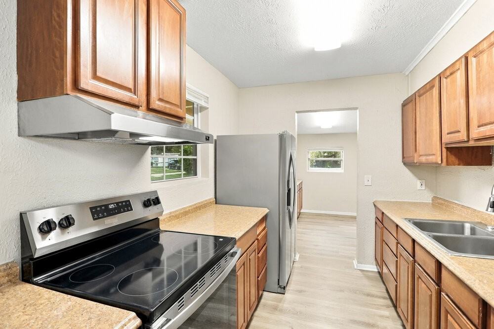 7269 Eudine Dr N - Photo 7 of 16