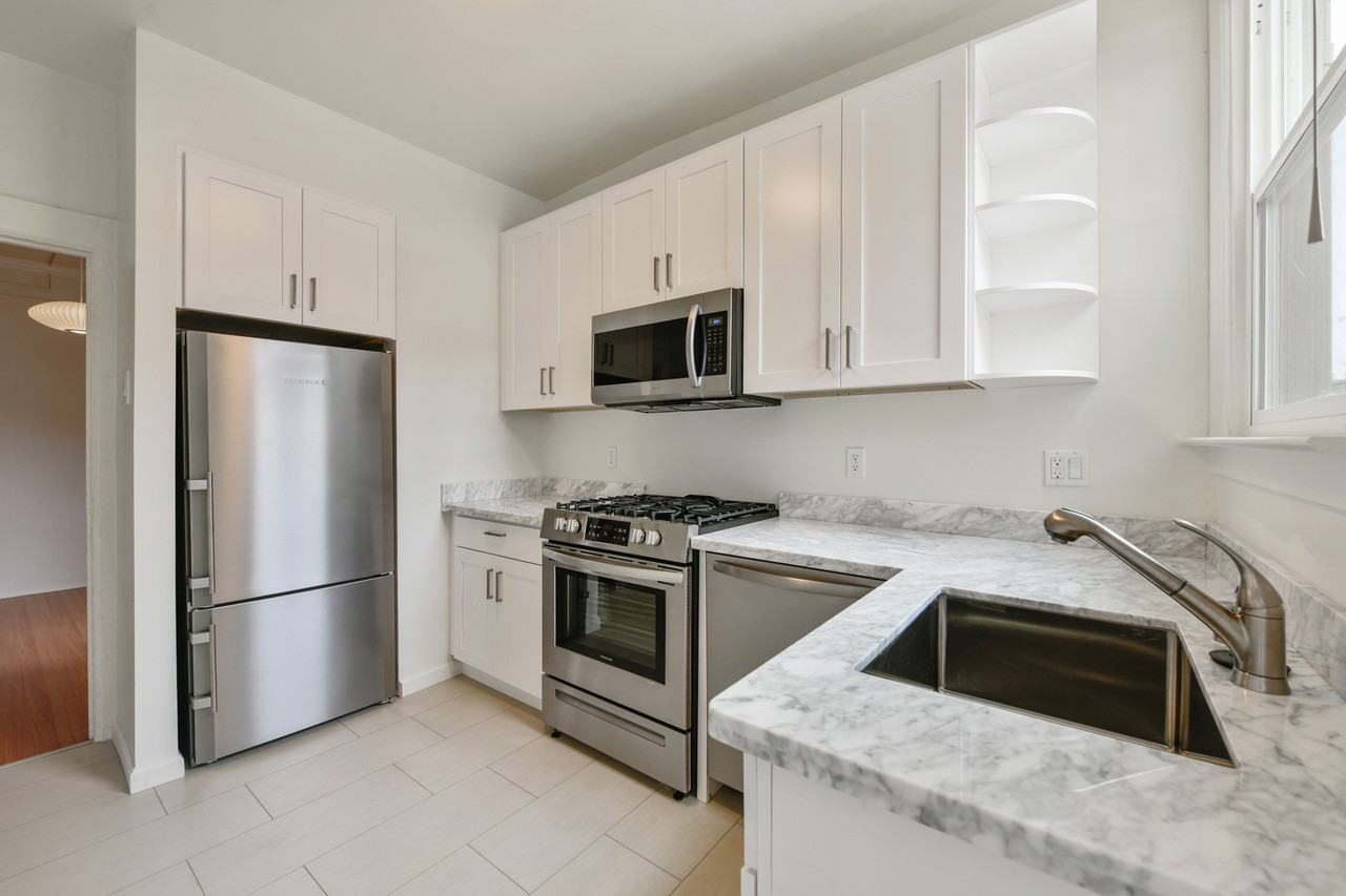 60 Woodward St #60 - Photo 2 of 17