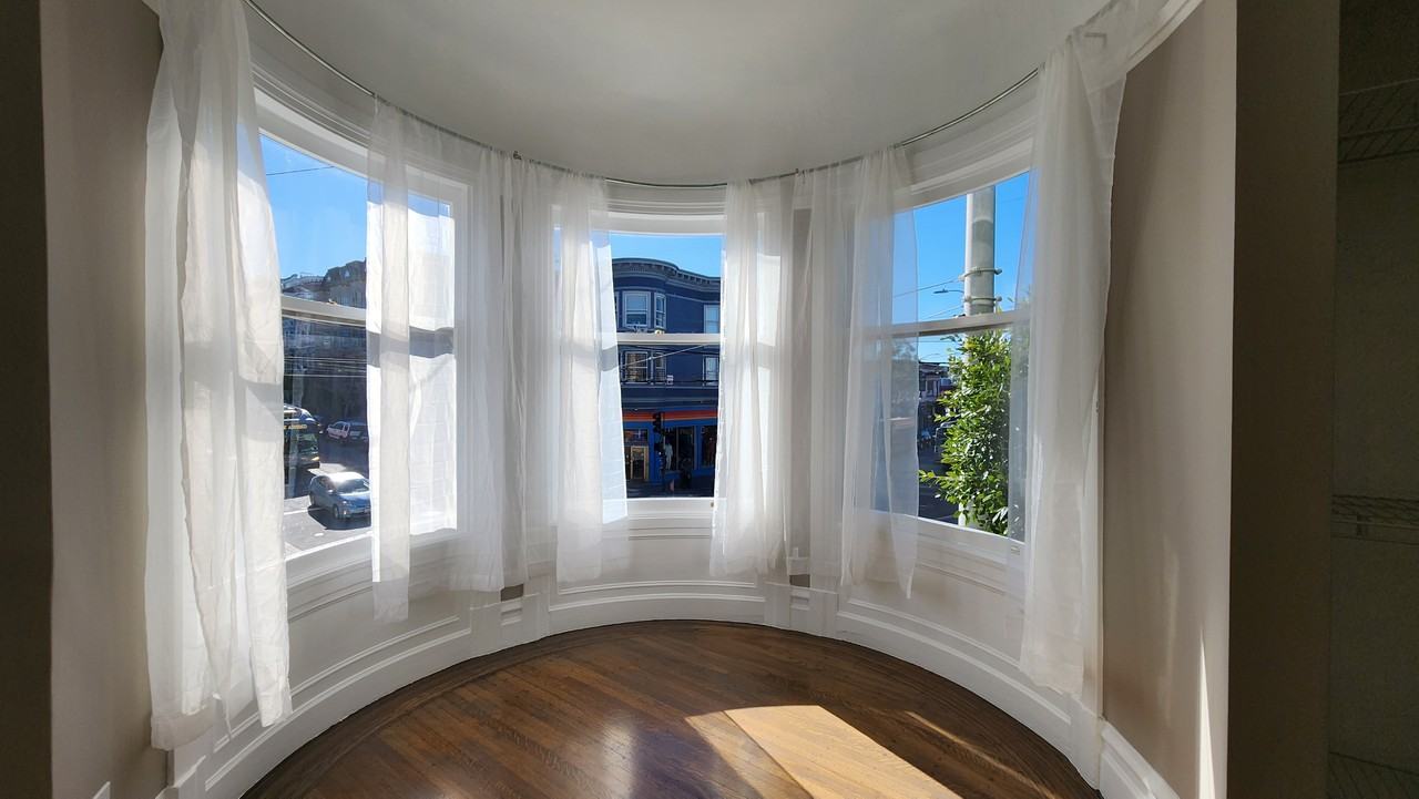 1480 Haight St #1 - Photo 5 of 23