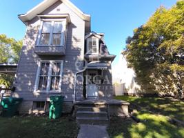 featured image of 325 S 12th St #2
