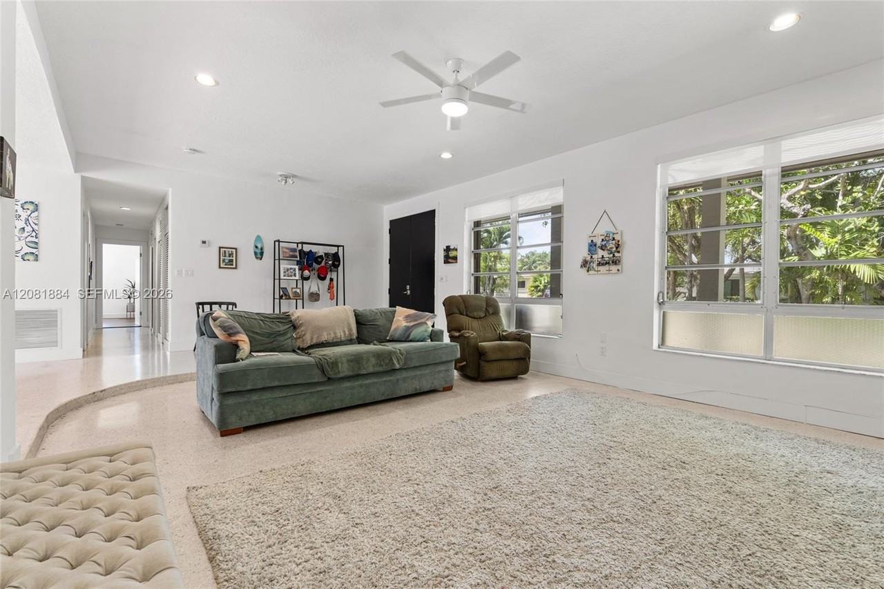 14645 Southwest 83rd Avenue - Photo 5 of 26