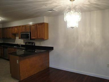 99 Mammoth Rd - Photo 2 of 36