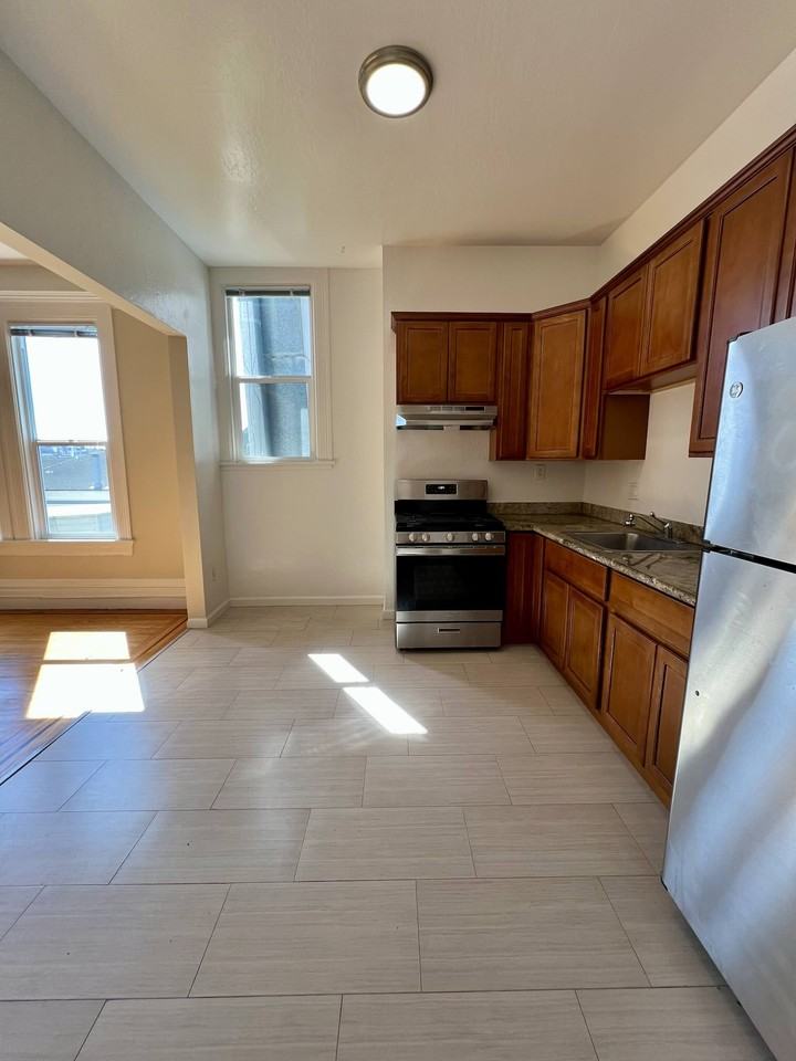 2127 Fillmore Street #15 - Photo 2 of 12