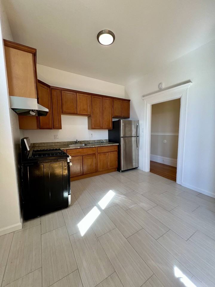 2127 Fillmore Street #15 - Photo 3 of 12