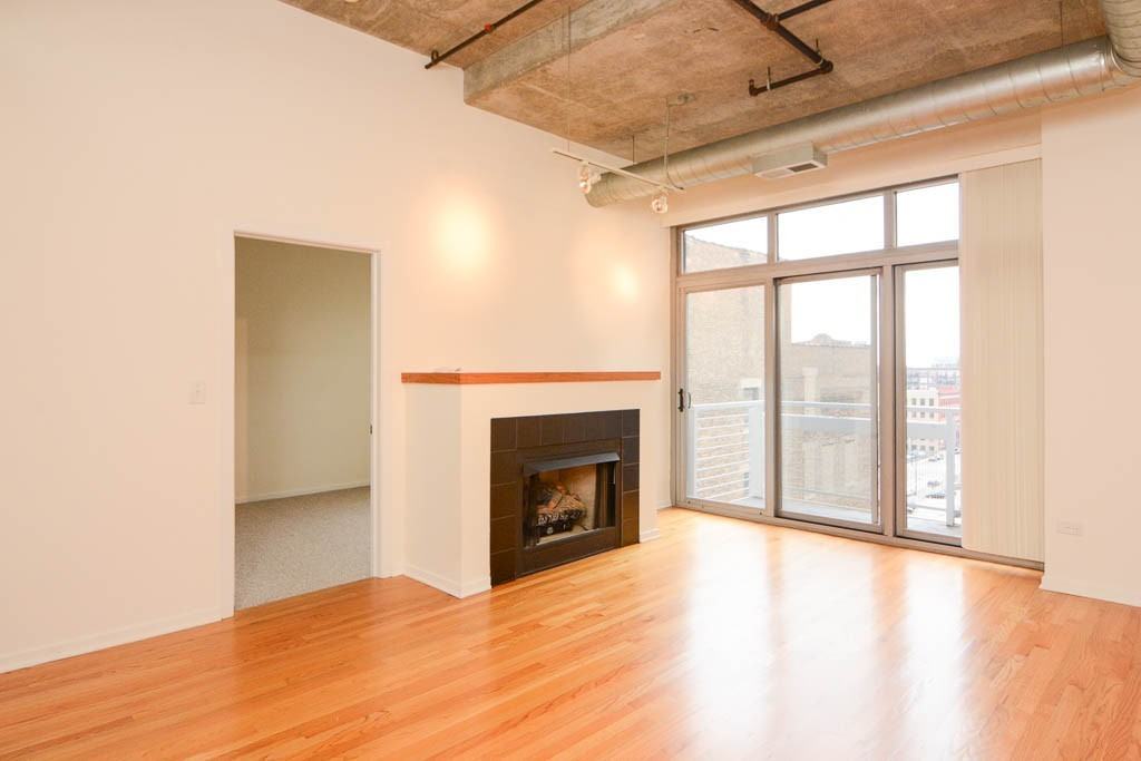 933 W Van Buren St #821 - Photo 5 of 21