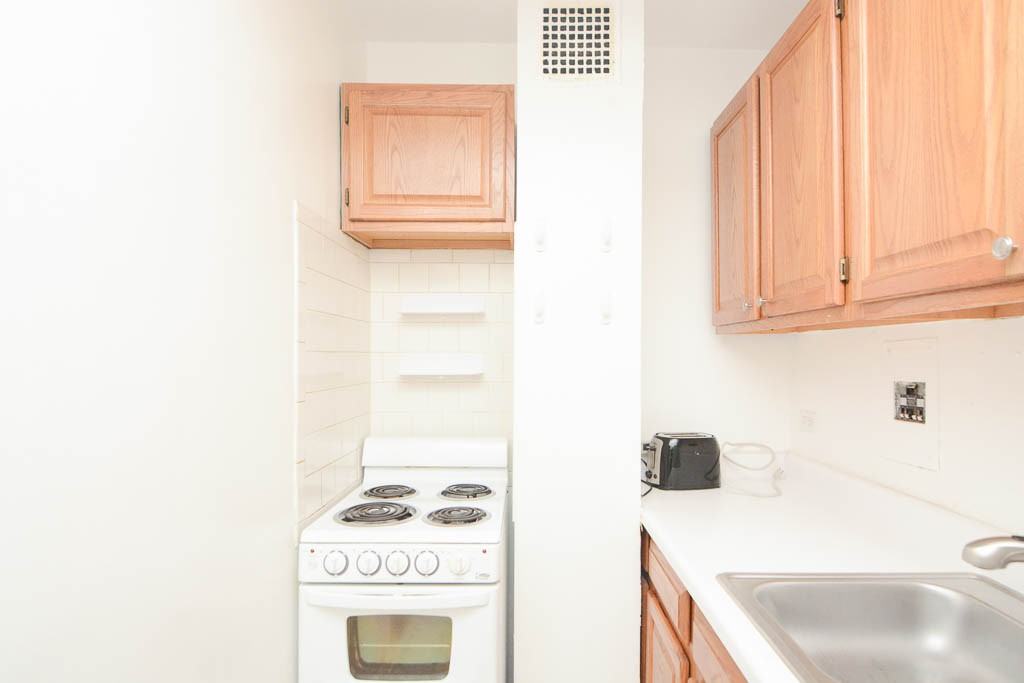 4180 N Marine Dr #1411 - Photo 2 of 19
