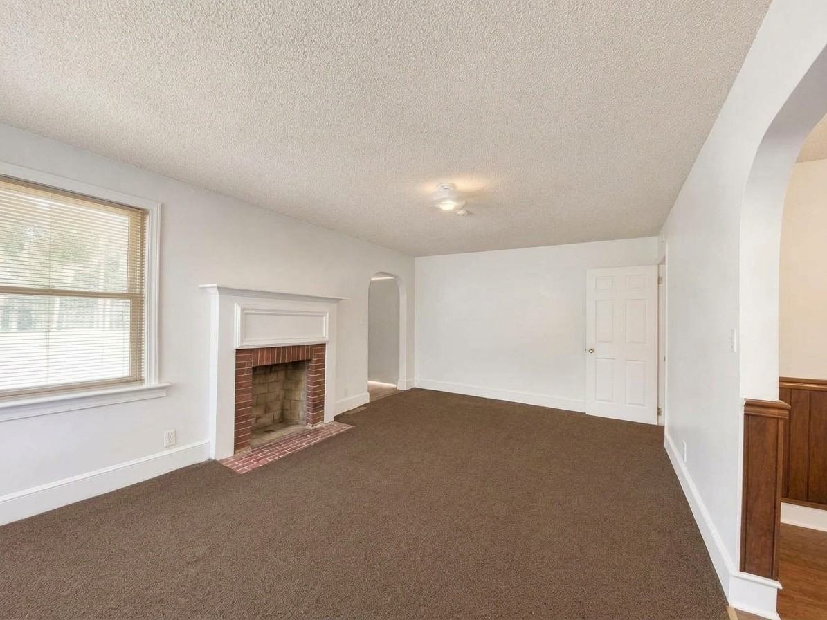 1100 Fairfax Ave #1 - Photo 4 of 15