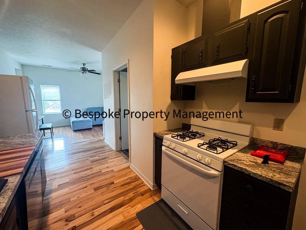 2027 Hamill Ave #B - Photo 3 of 8