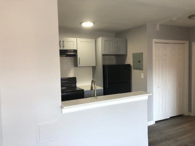 156 South Munn Ave - Photo 2 of 50