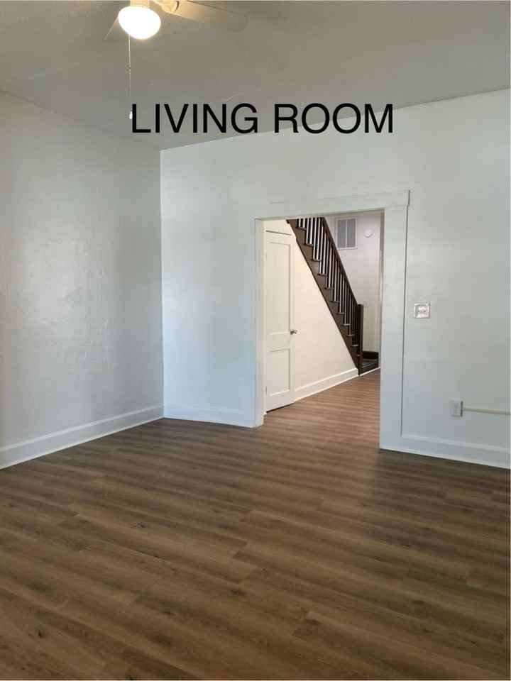 AND: 13th: 221: Duplex - Photo 3 of 12
