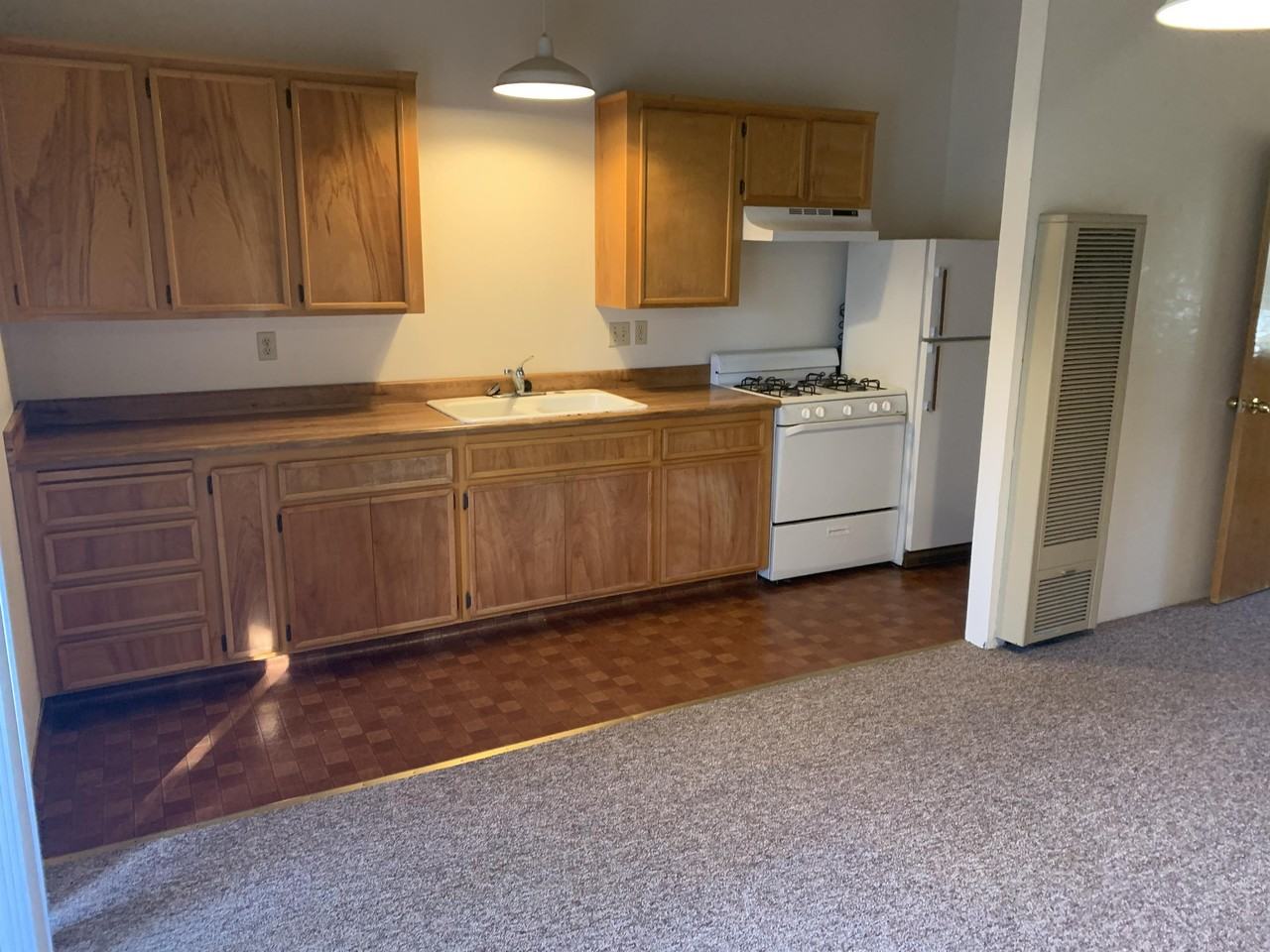 Highland 585 - Photo 2 of 6