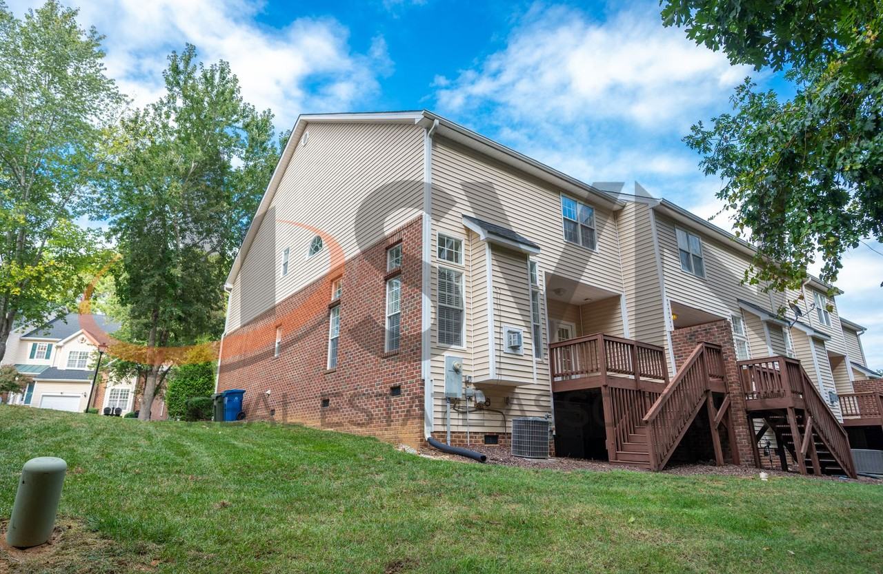 832 Saratoga Dr - Photo 4 of 28