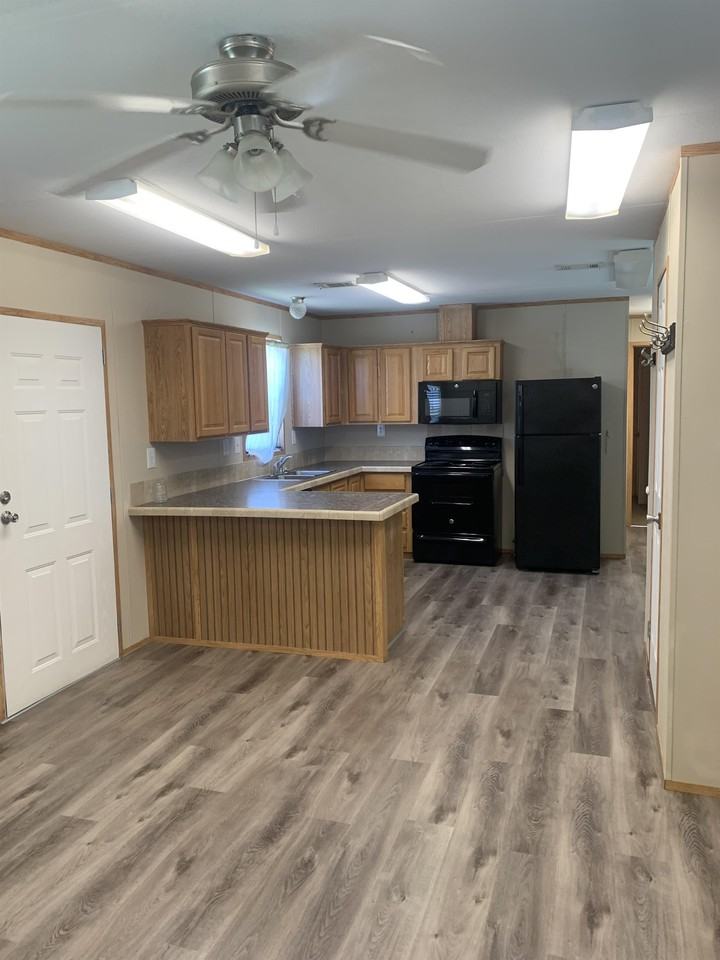 400 26th Street - Photo 2 of 5
