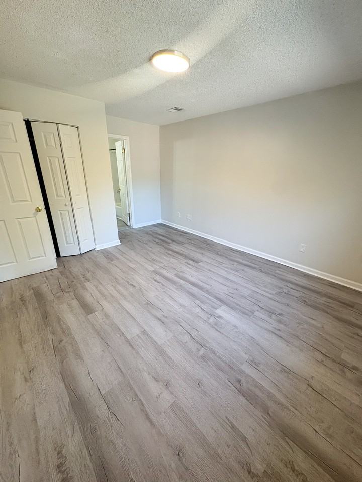 1011 Beatty Road - Photo 5 of 34