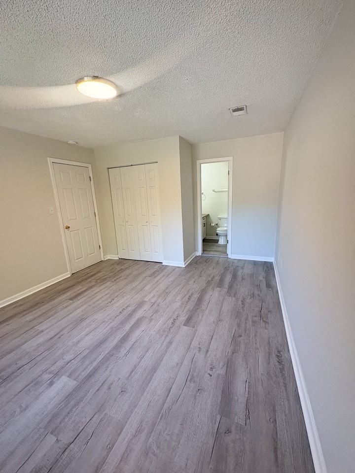 1011 Beatty Road - Photo 6 of 34