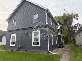 featured image of 817 W 11th St