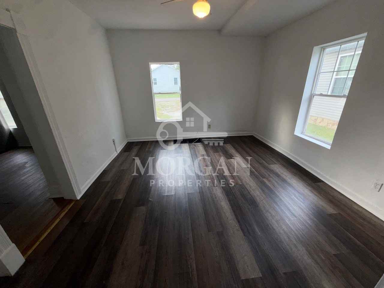 817 West 11th Street - Photo 4 of 9