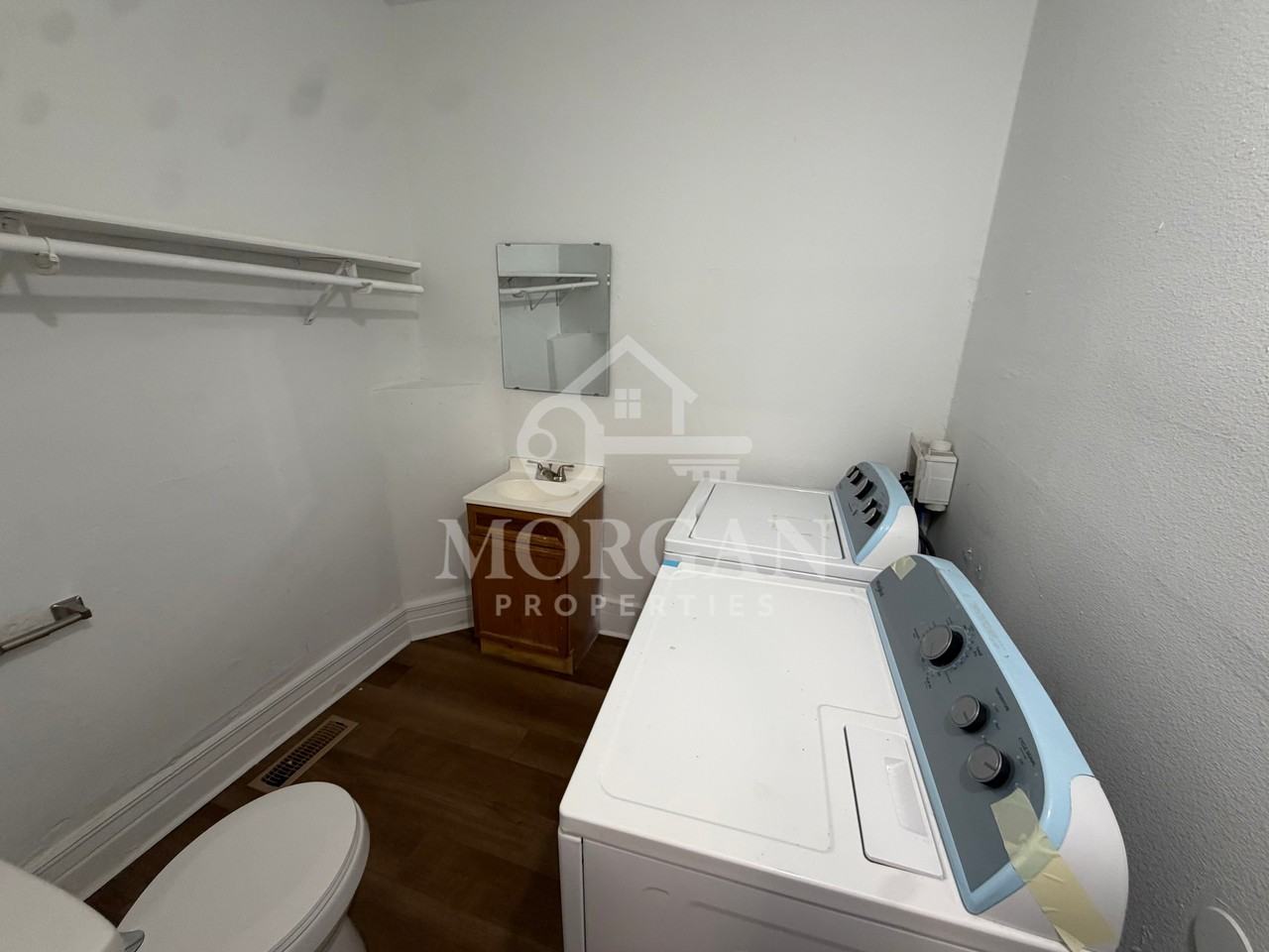 817 West 11th Street - Photo 5 of 9