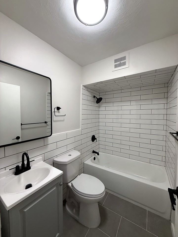 802 Main Street - Photo 2 of 8