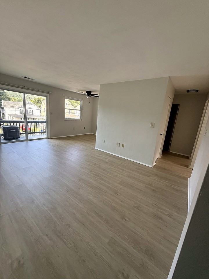 802 Main Street - Photo 3 of 8