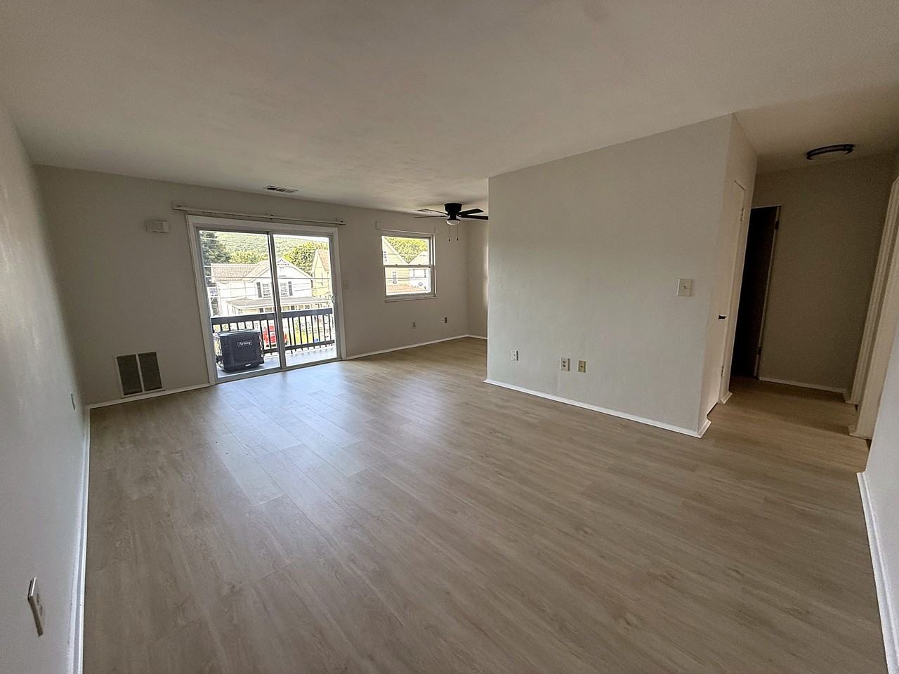 802 Main Street - Photo 4 of 8