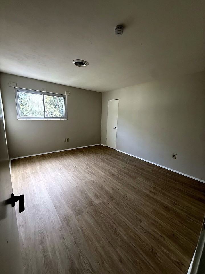 802 Main Street - Photo 7 of 8