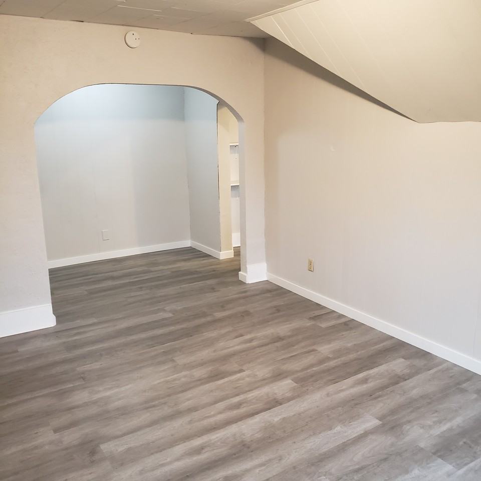 460 Rose Lane Northeast #3 - Photo 5 of 19