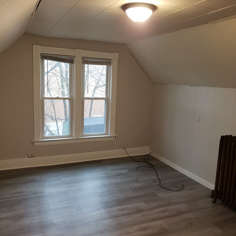 460 Rose Lane Northeast #3 - Photo 6 of 19