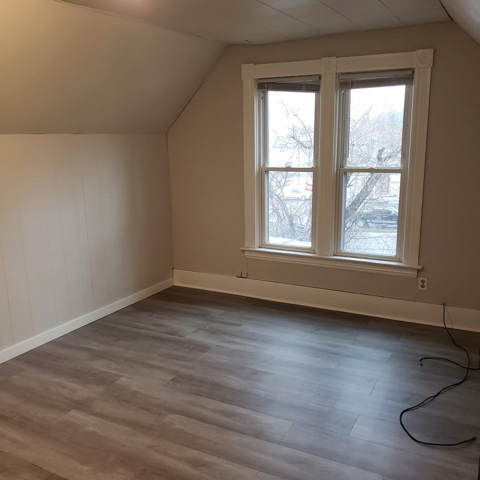 460 Rose Lane Northeast #3 - Photo 7 of 19