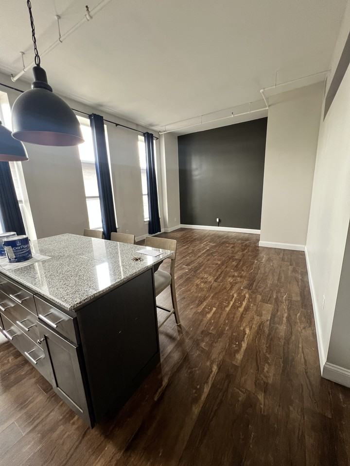 Newberry Place - Photo 3 of 8