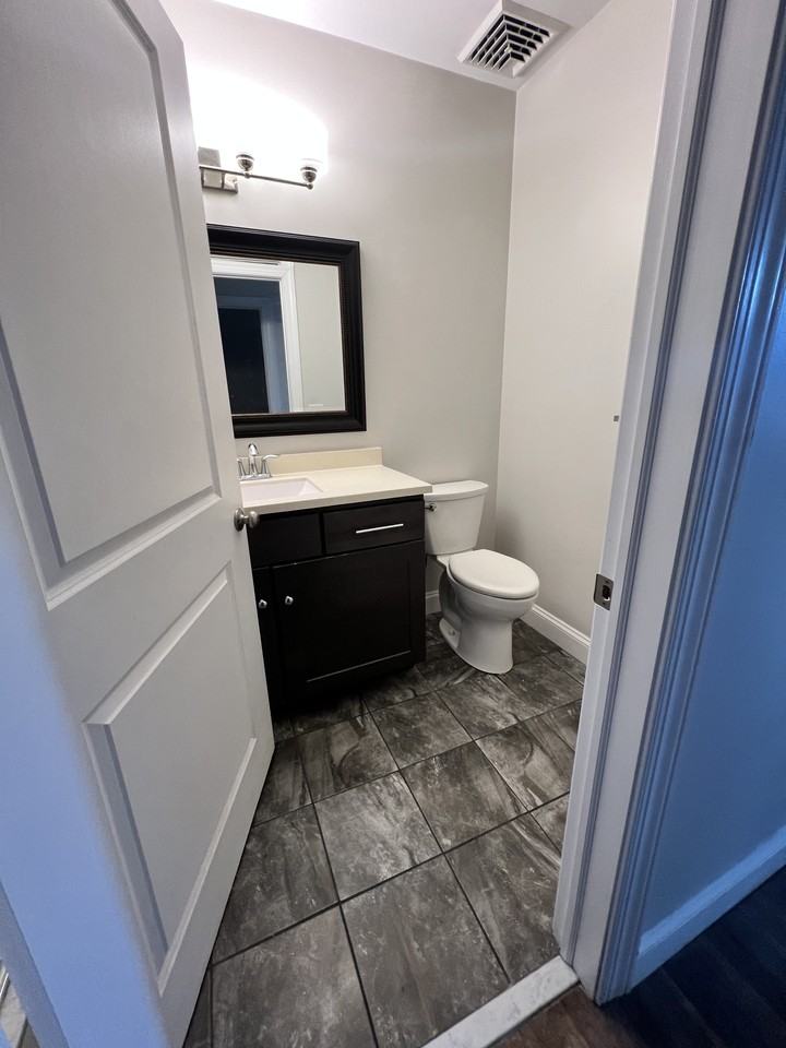 Newberry Place - Photo 5 of 8