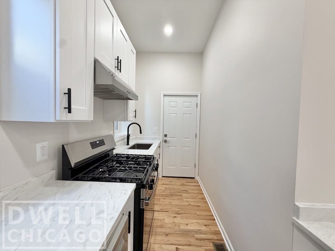 1824 S Canalport Ave #1R - Photo 3 of 37