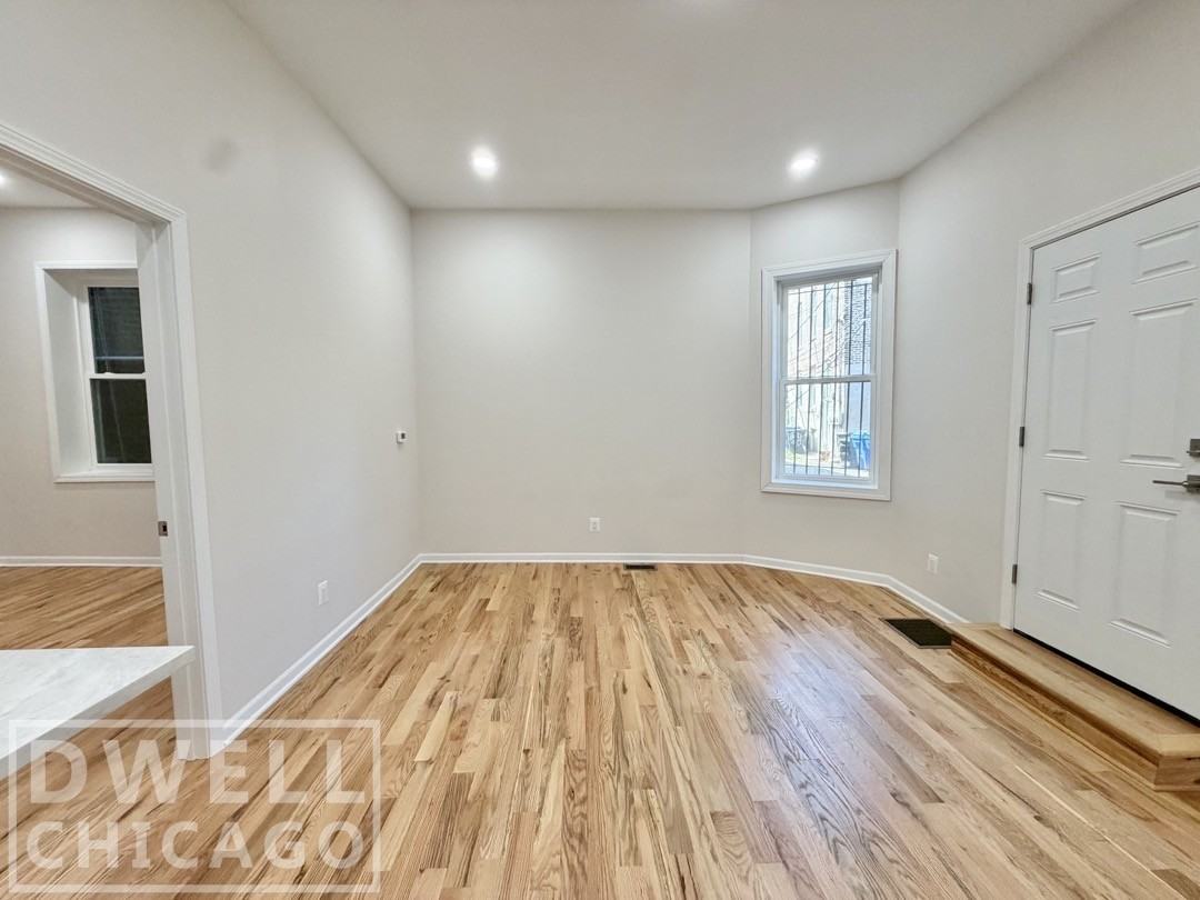 1824 S Canalport Ave #1R - Photo 5 of 37