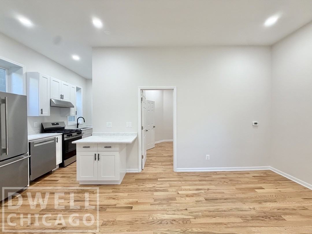 1824 S Canalport Ave #1R - Photo 6 of 37