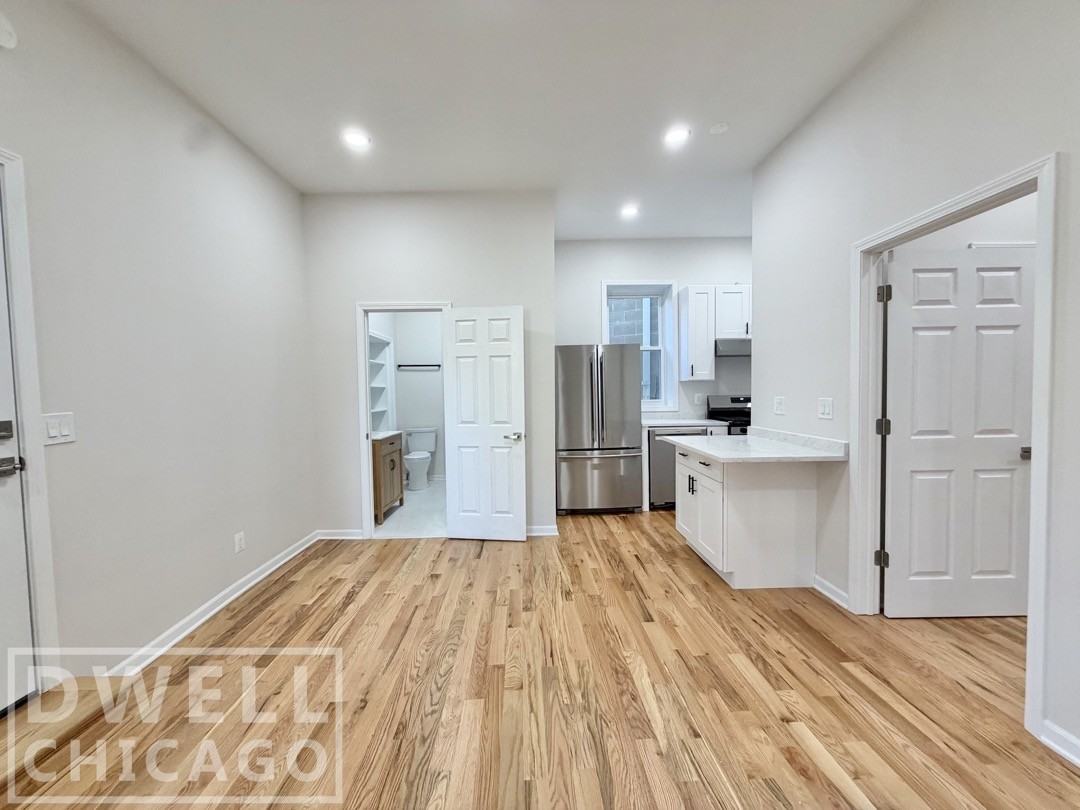 1824 S Canalport Ave #1R - Photo 7 of 37