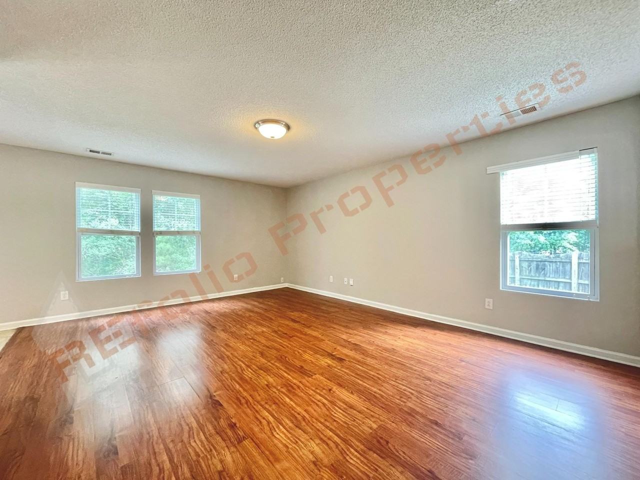 246 Brookhaven Dr - Photo 5 of 34