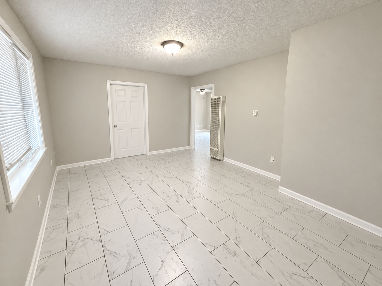 325 Greenlaw Avenue - Photo 4 of 7