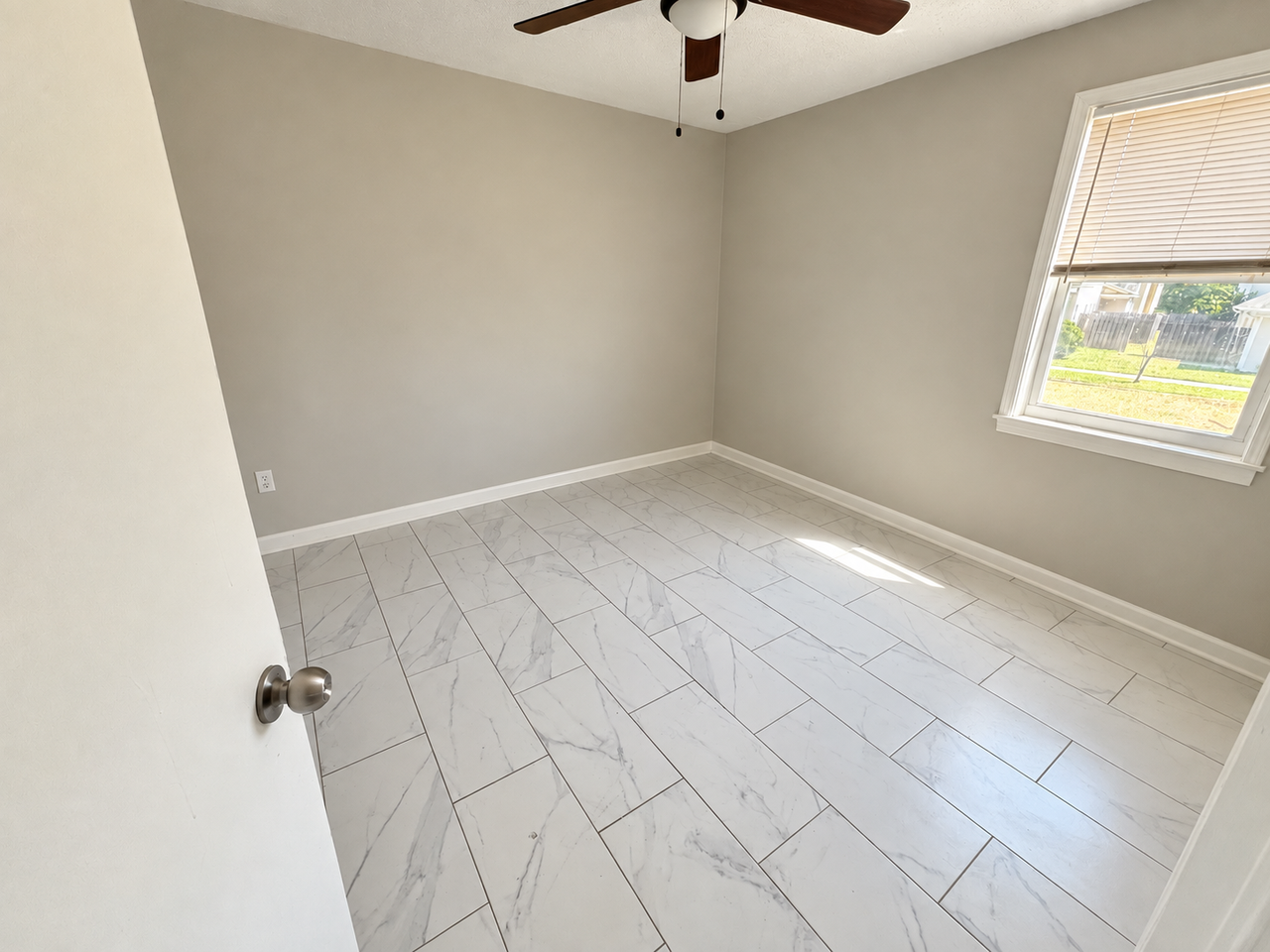 325 Greenlaw Avenue - Photo 7 of 7