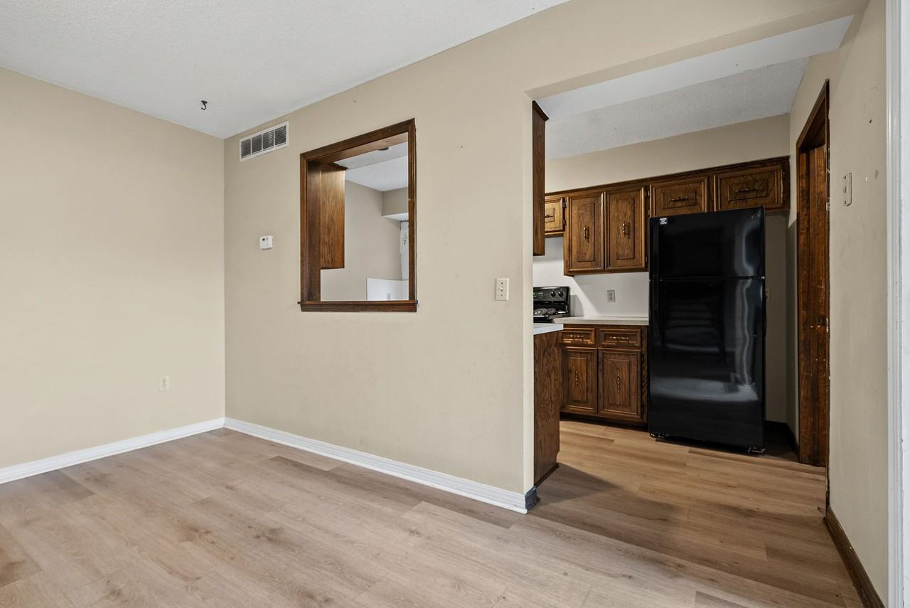 Rustic Woods Townhomes - Photo 6 of 16