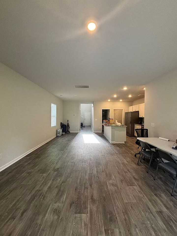 152 Bottlebrush Drive - Photo 2 of 10