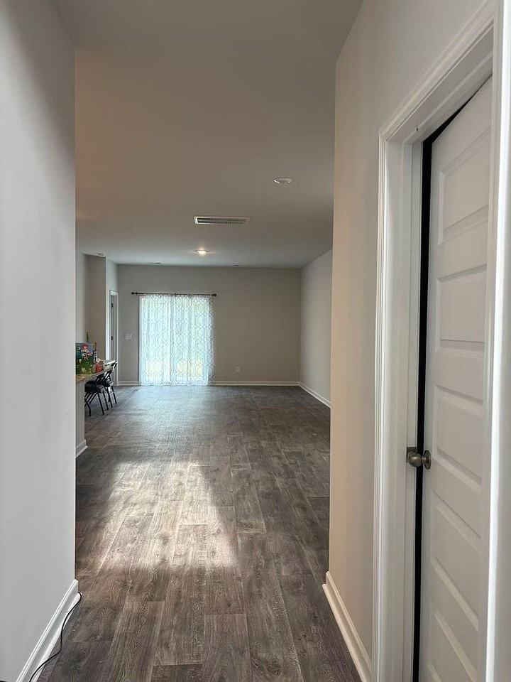 152 Bottlebrush Drive - Photo 4 of 10