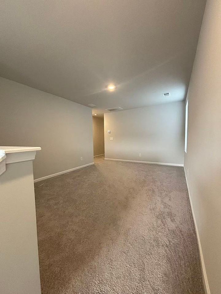 152 Bottlebrush Drive - Photo 5 of 10