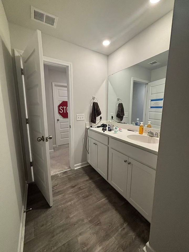 152 Bottlebrush Drive - Photo 6 of 10