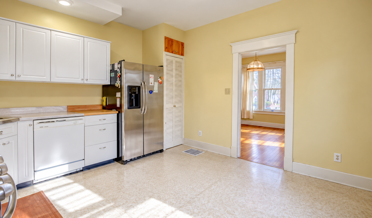 606 W Iowa St - Photo 5 of 11