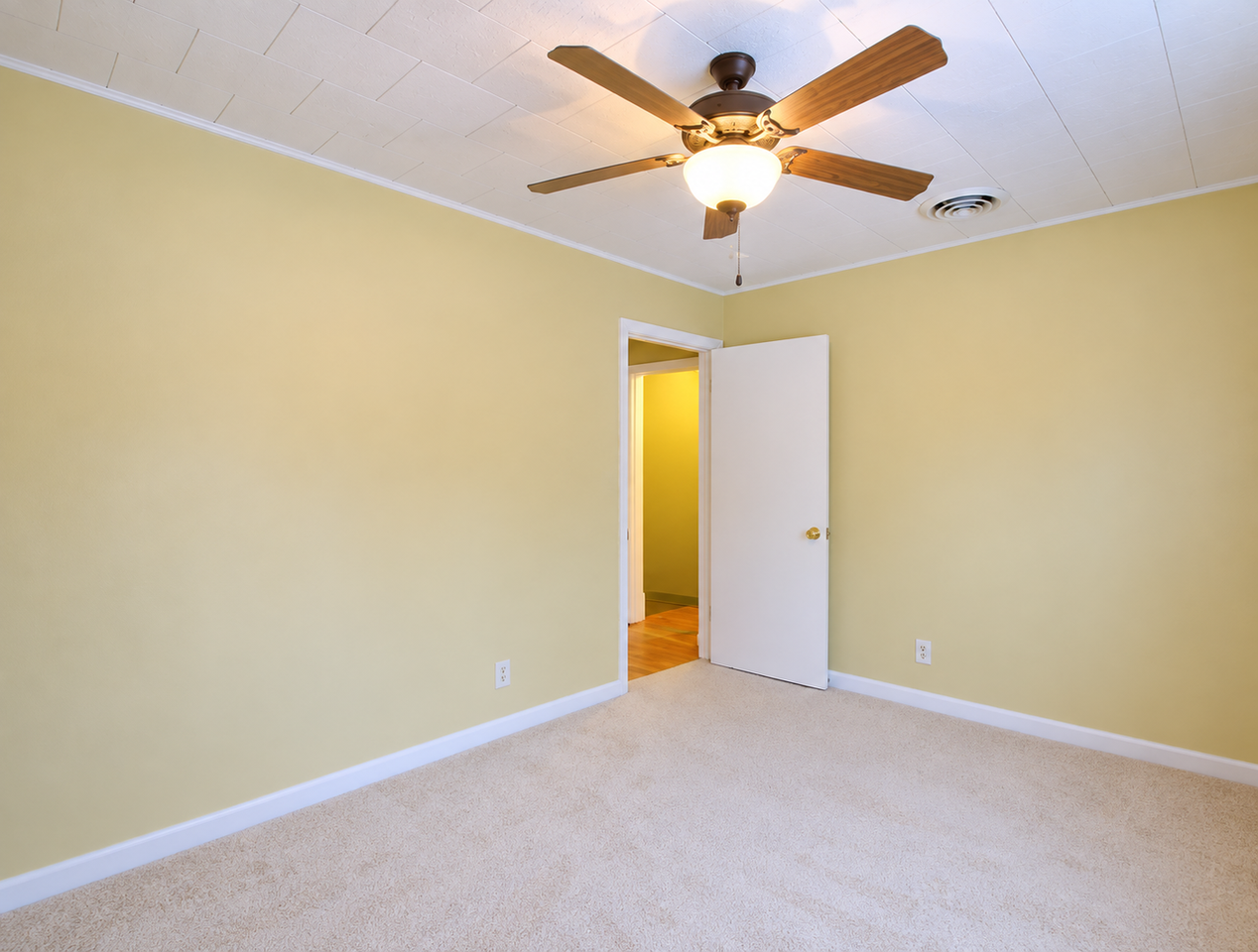 606 W Iowa St - Photo 7 of 11