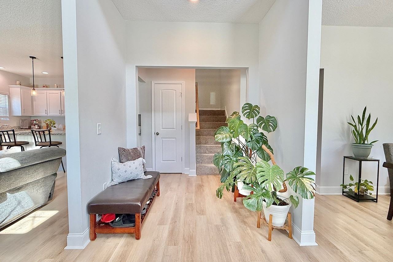 120 Legacy Ln - Photo 2 of 39