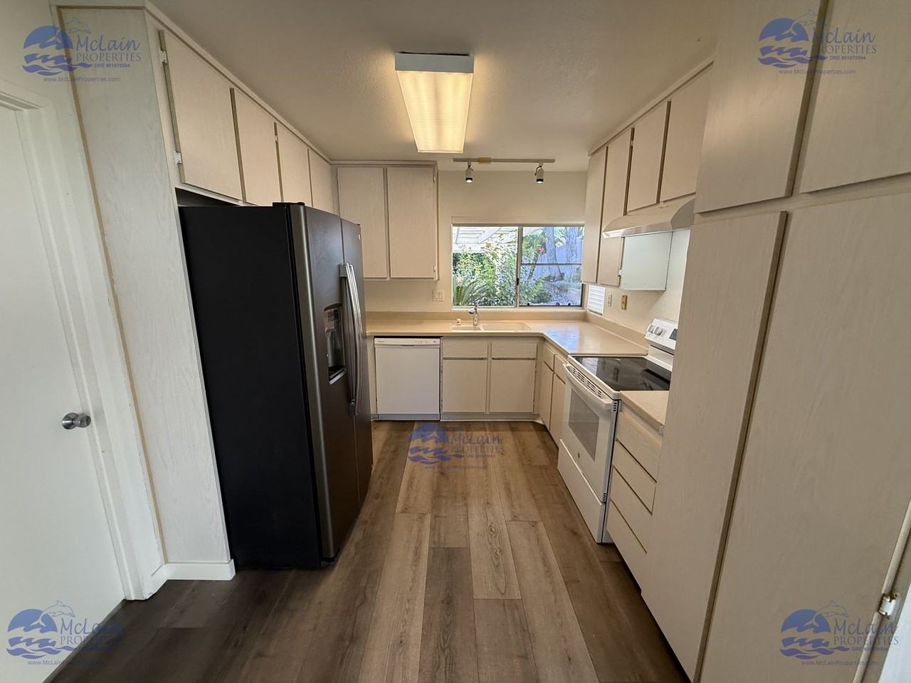 7821 Quebrada Cir - Photo 7 of 34