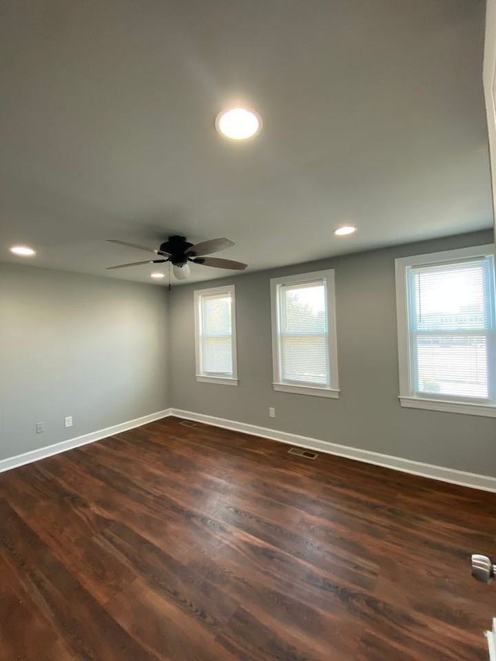 1308 E Monument St - Photo 3 of 6