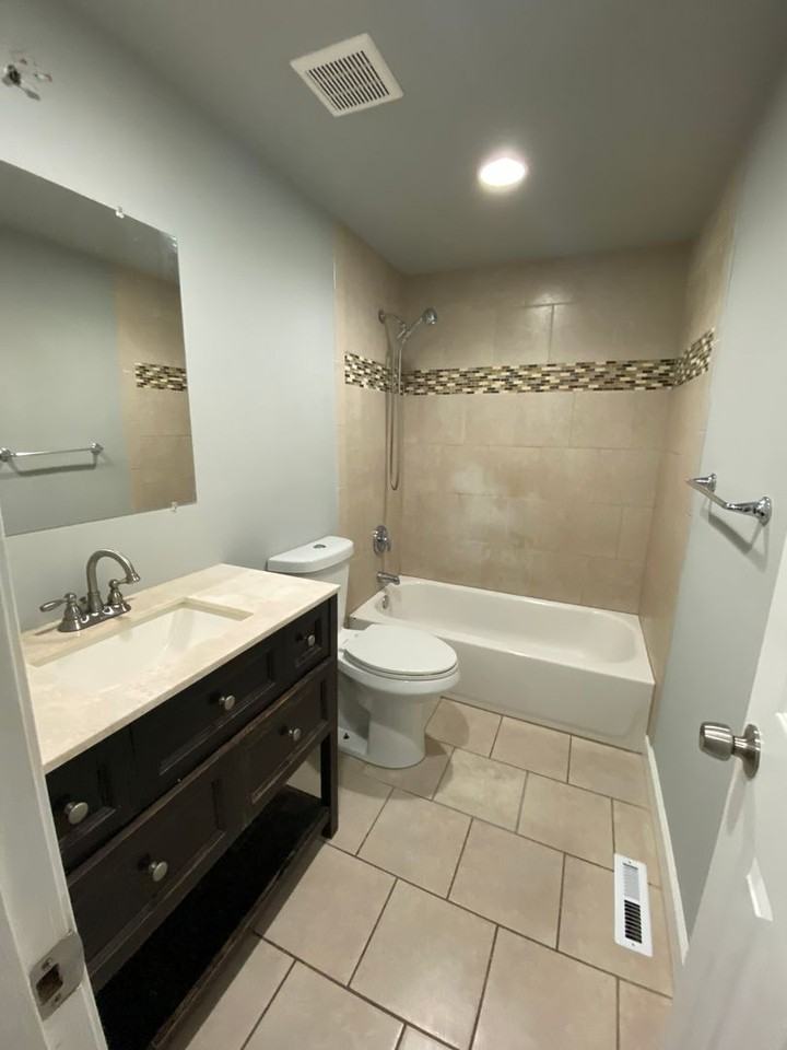 1308 E Monument St - Photo 4 of 6